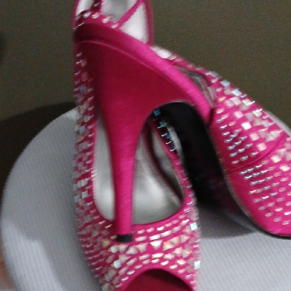 Lulu Townsend Fuchsia Peep-Toe Heels - Picture 3 of 3